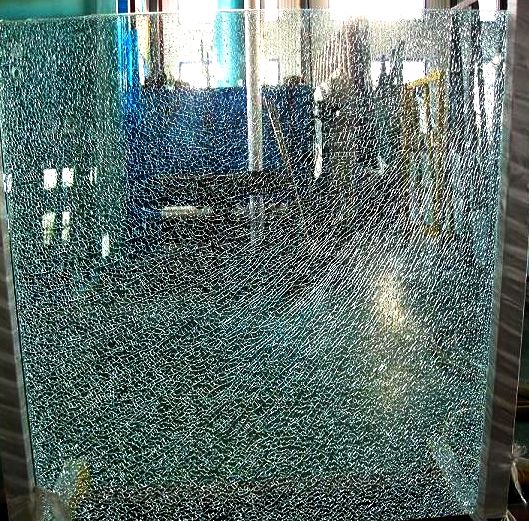 Laminated-glass-shattered_600x